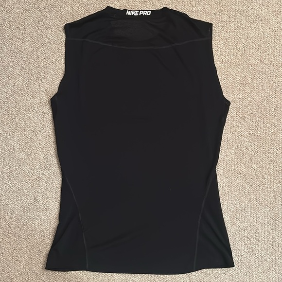 Great Condition Men’s Nike Pro Dri-Fit Fitted Sleeveless Tank Top (Black, Large) - Picture 7 of 13